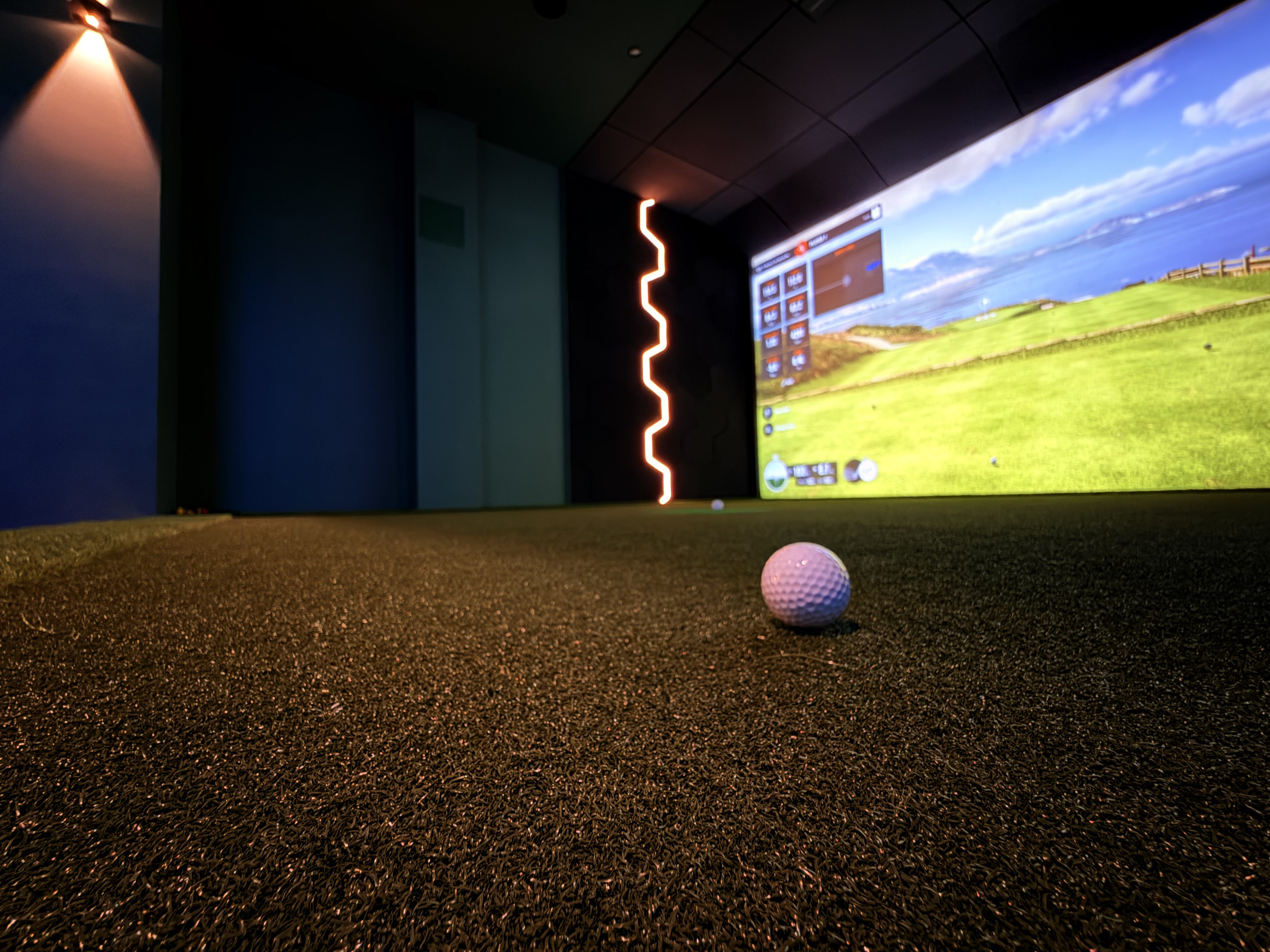 Interijer GolfSim.hr premium golf simulator prostora u Zagrebu